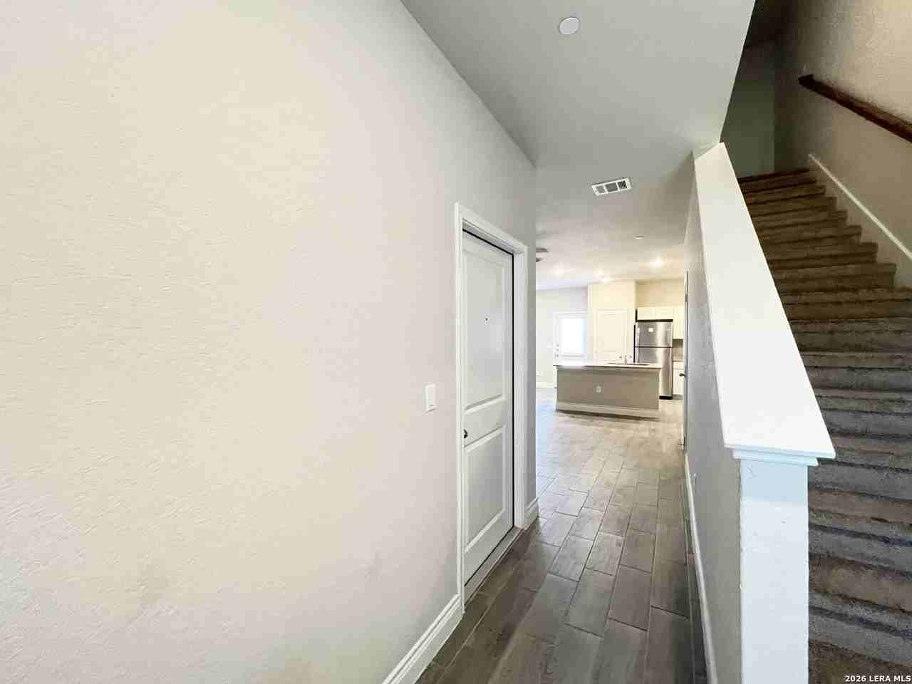 7822 Savannah Brks - Photo 7 of 39