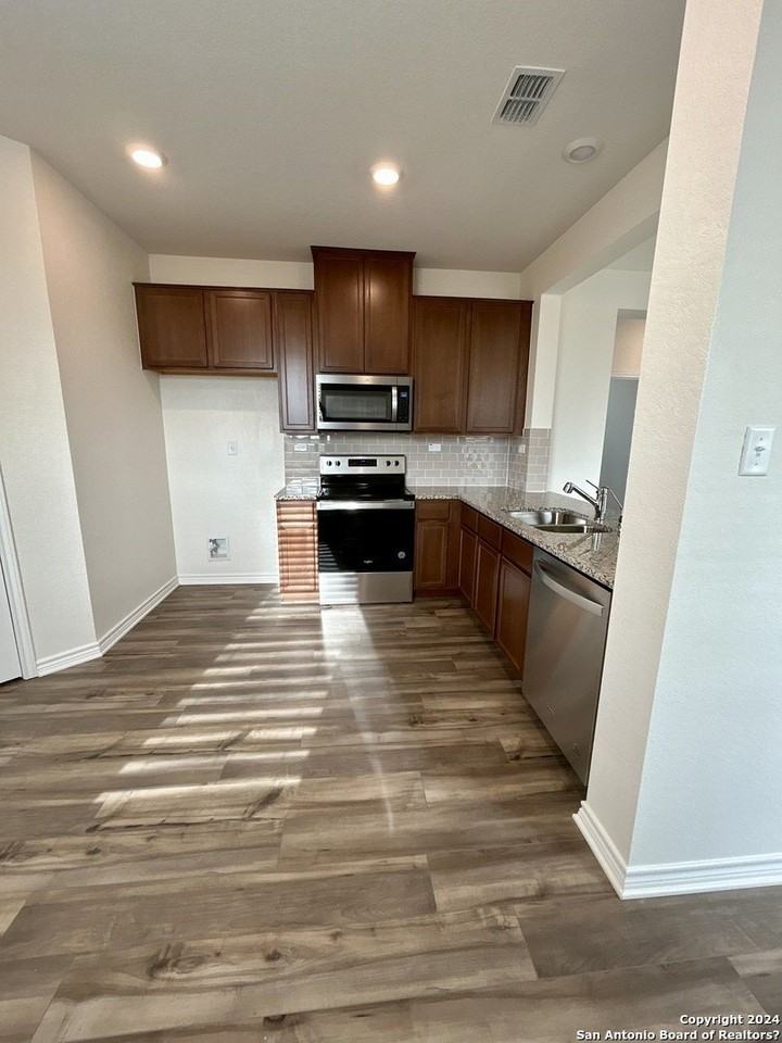 428 Blacktail Dr - Photo 7 of 30