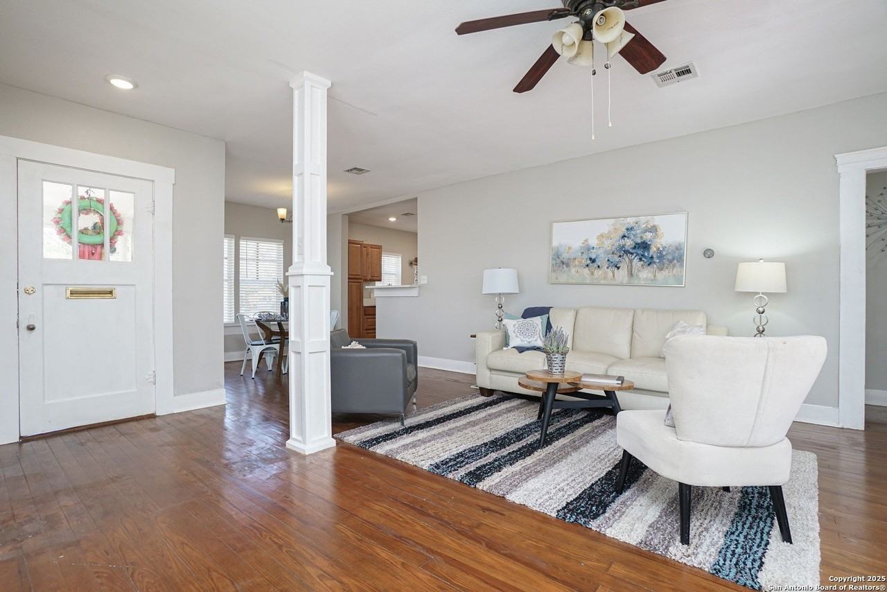 420 W Lullwood Ave - Photo 3 of 17