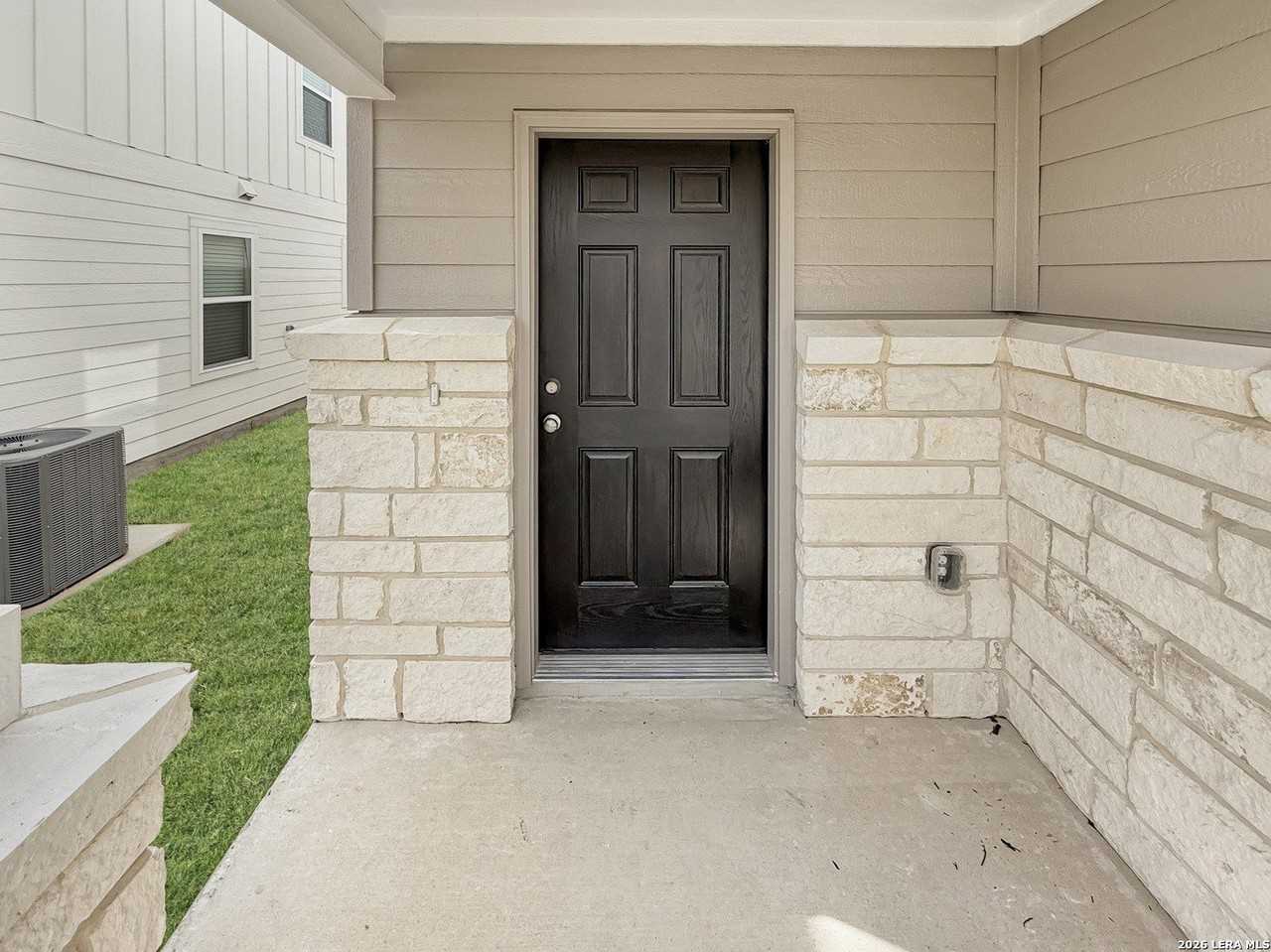 930 Bluegrass Pt - Photo 2 of 34