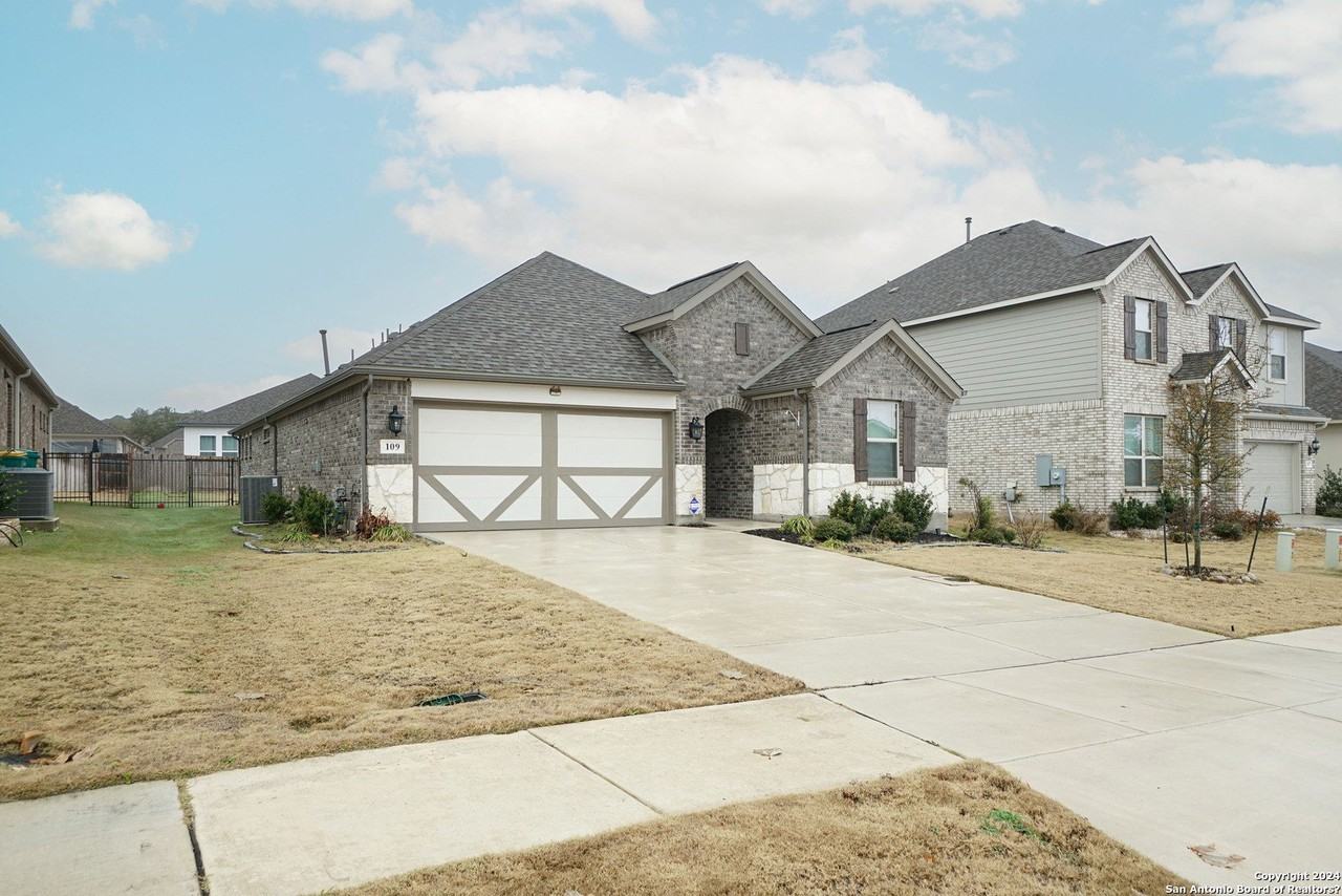 109 Giverny - Photo 2 of 16