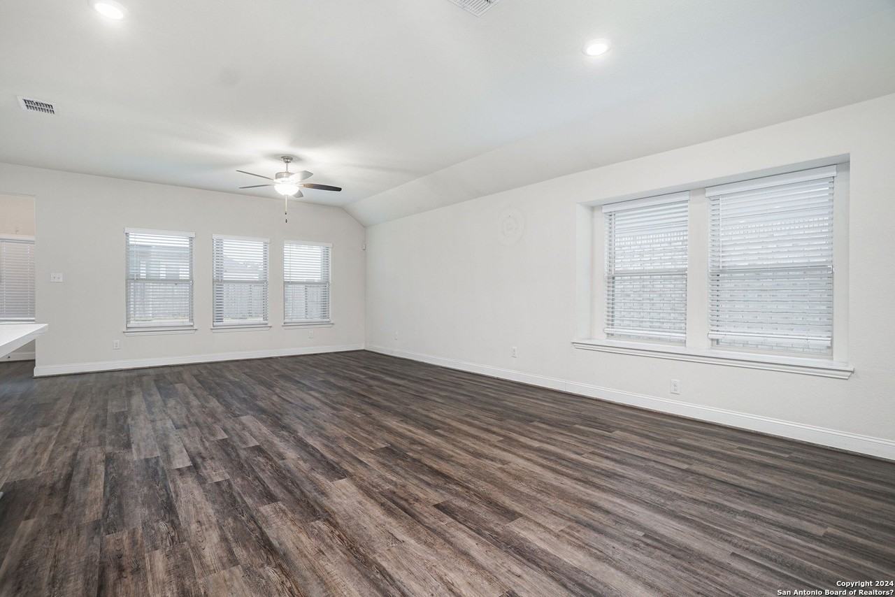 109 Giverny - Photo 7 of 16