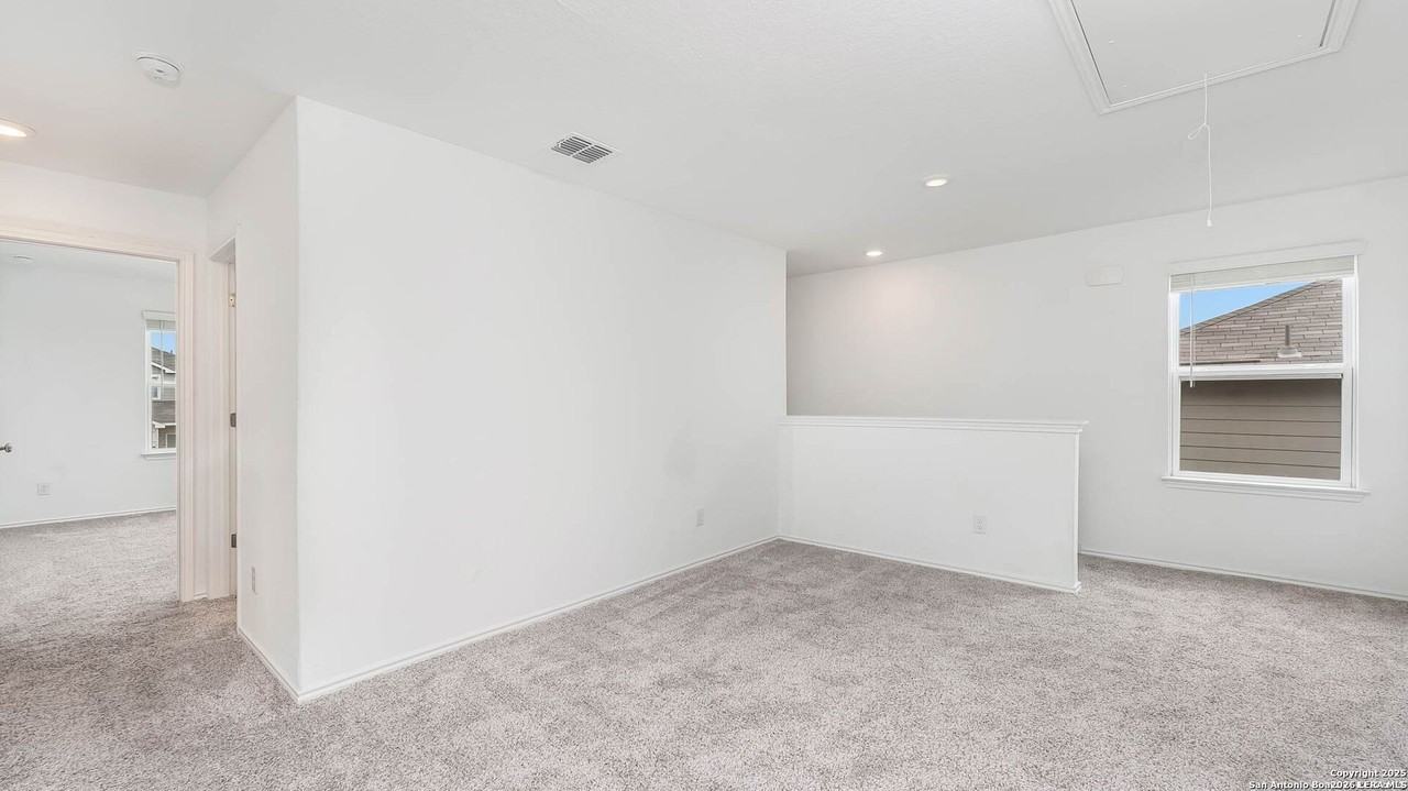 4306 Admirals Bnd - Photo 4 of 10