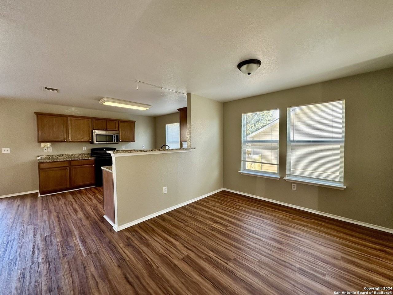 11019 Dublin Pl - Photo 3 of 31