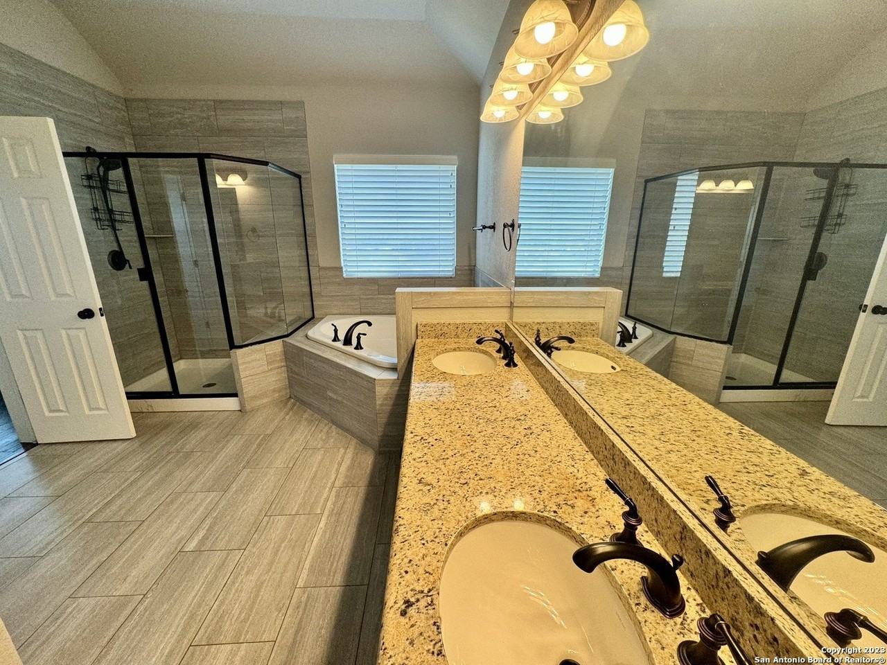 8250 Cruiseship Bay Unit 503 - Photo 6 of 33