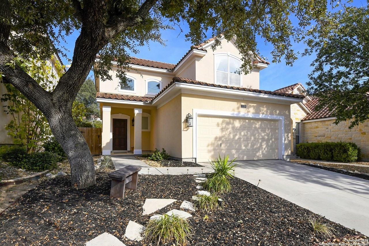 1119 Pinnacle Fls - Photo 2 of 31