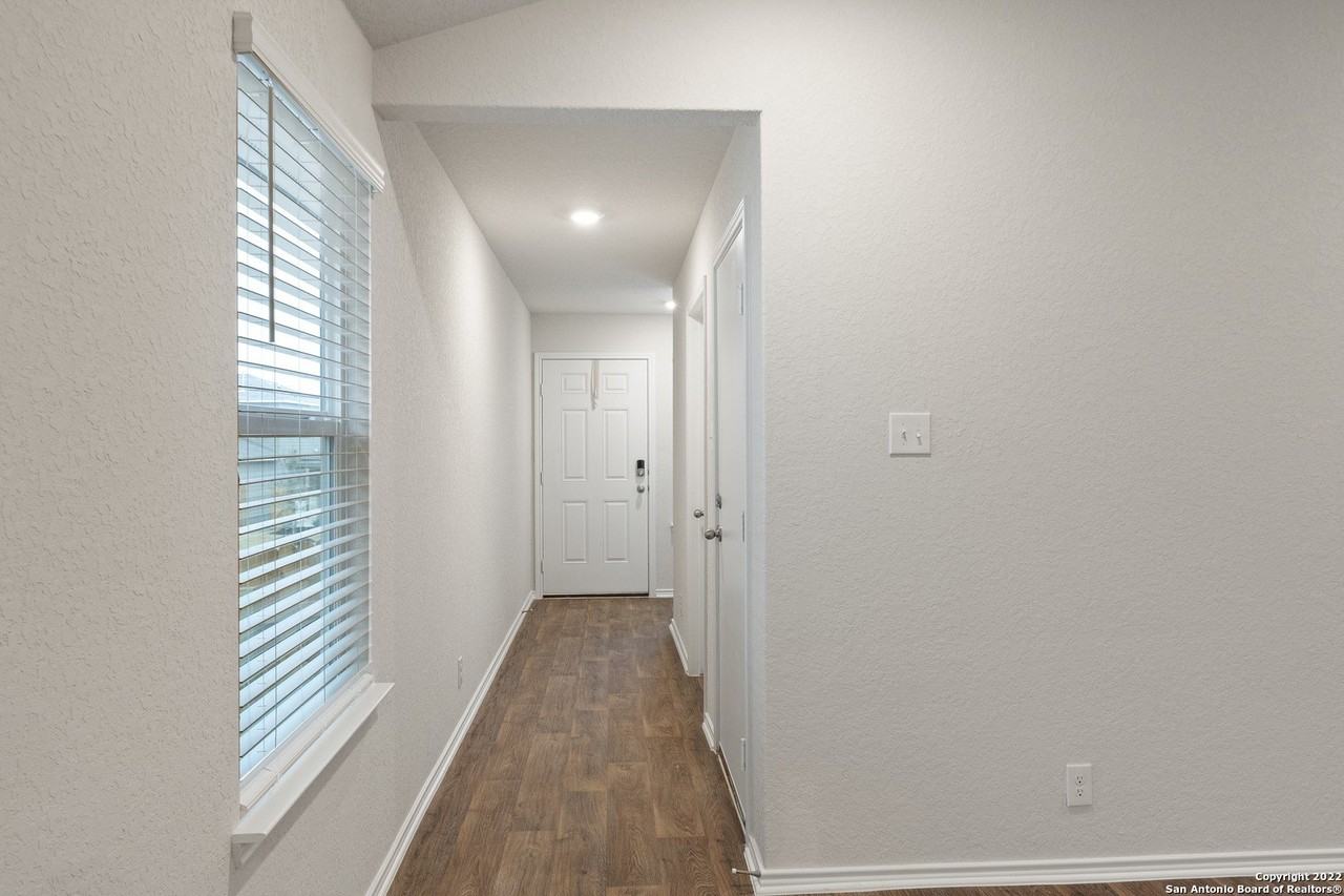 10419 Howgate - Photo 6 of 31