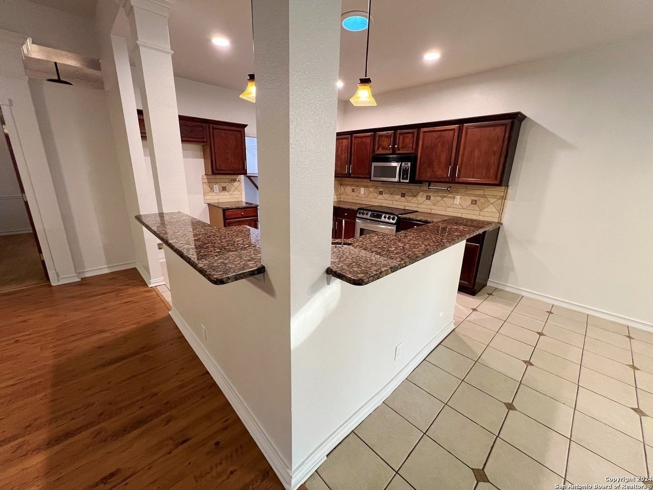 1511 Springhouse St - Photo 7 of 40