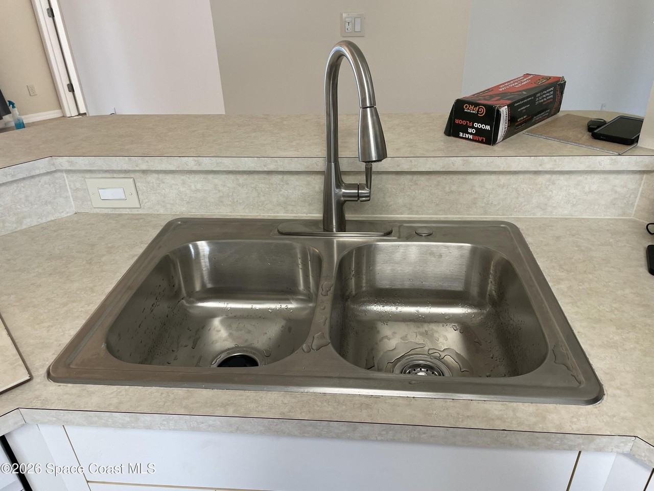 1895 Bayhill Dr - Photo 6 of 9