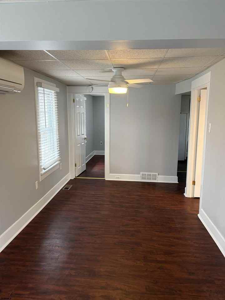 239 Roosevelt Ave - Photo 3 of 10