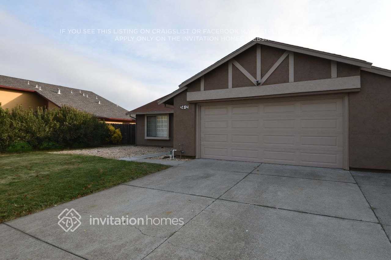 3442 Chandler Cir - Photo 2 of 29