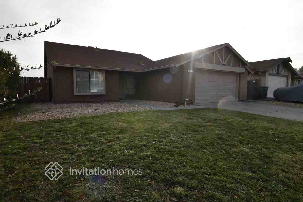 3442 Chandler Cir - Photo 3 of 29