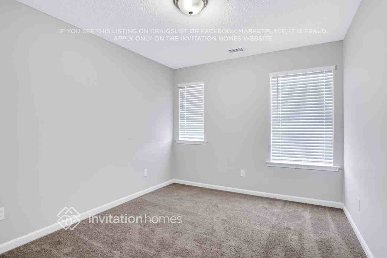 3084 Imperial Cir Sw - Photo 5 of 10