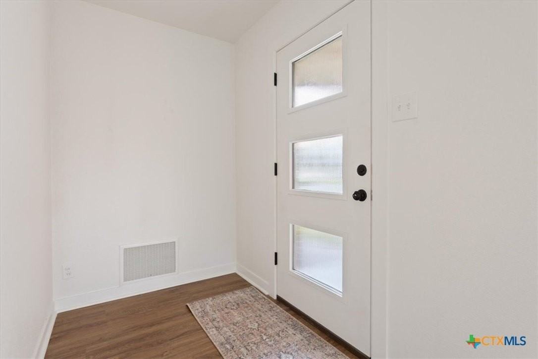 2305 N 15th St - Photo 3 of 41