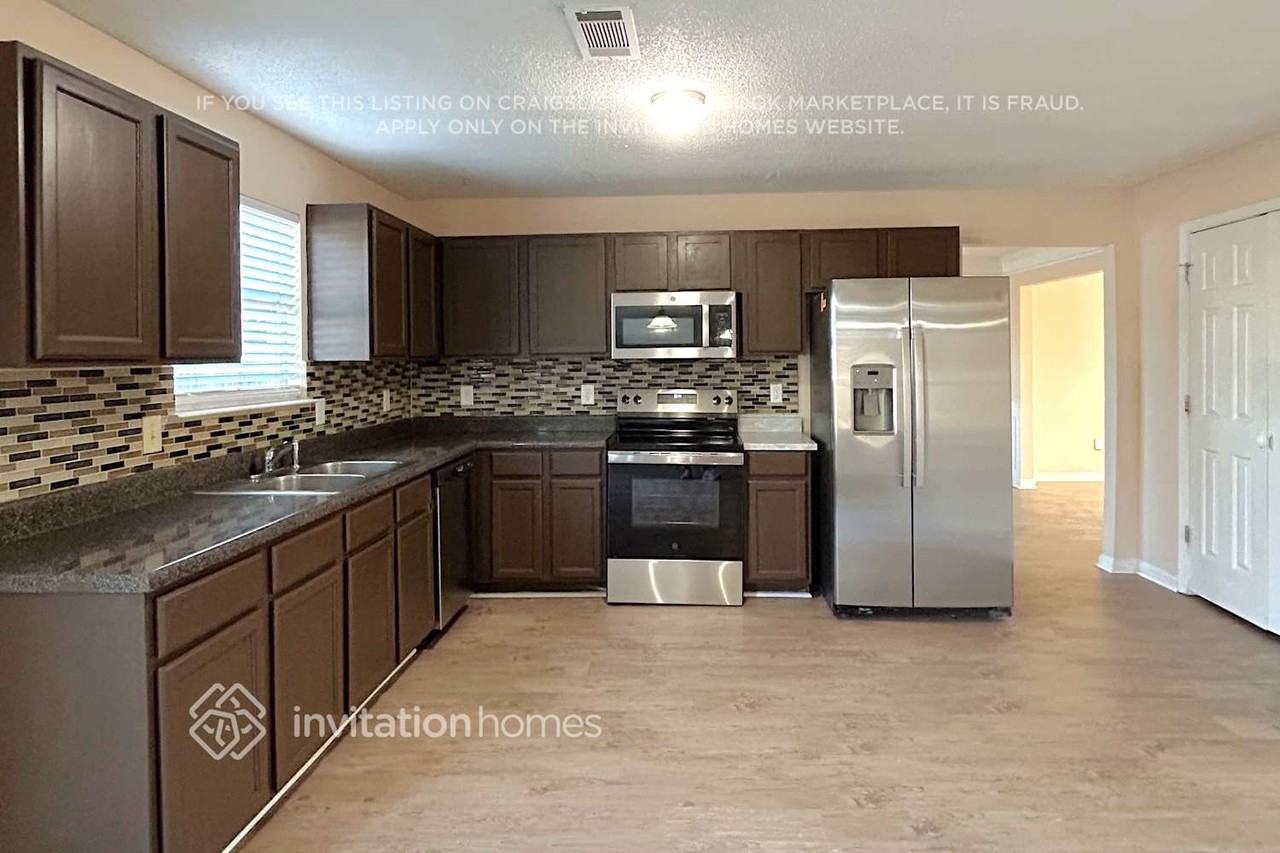 49 Fieldstone Dr - Photo 5 of 17