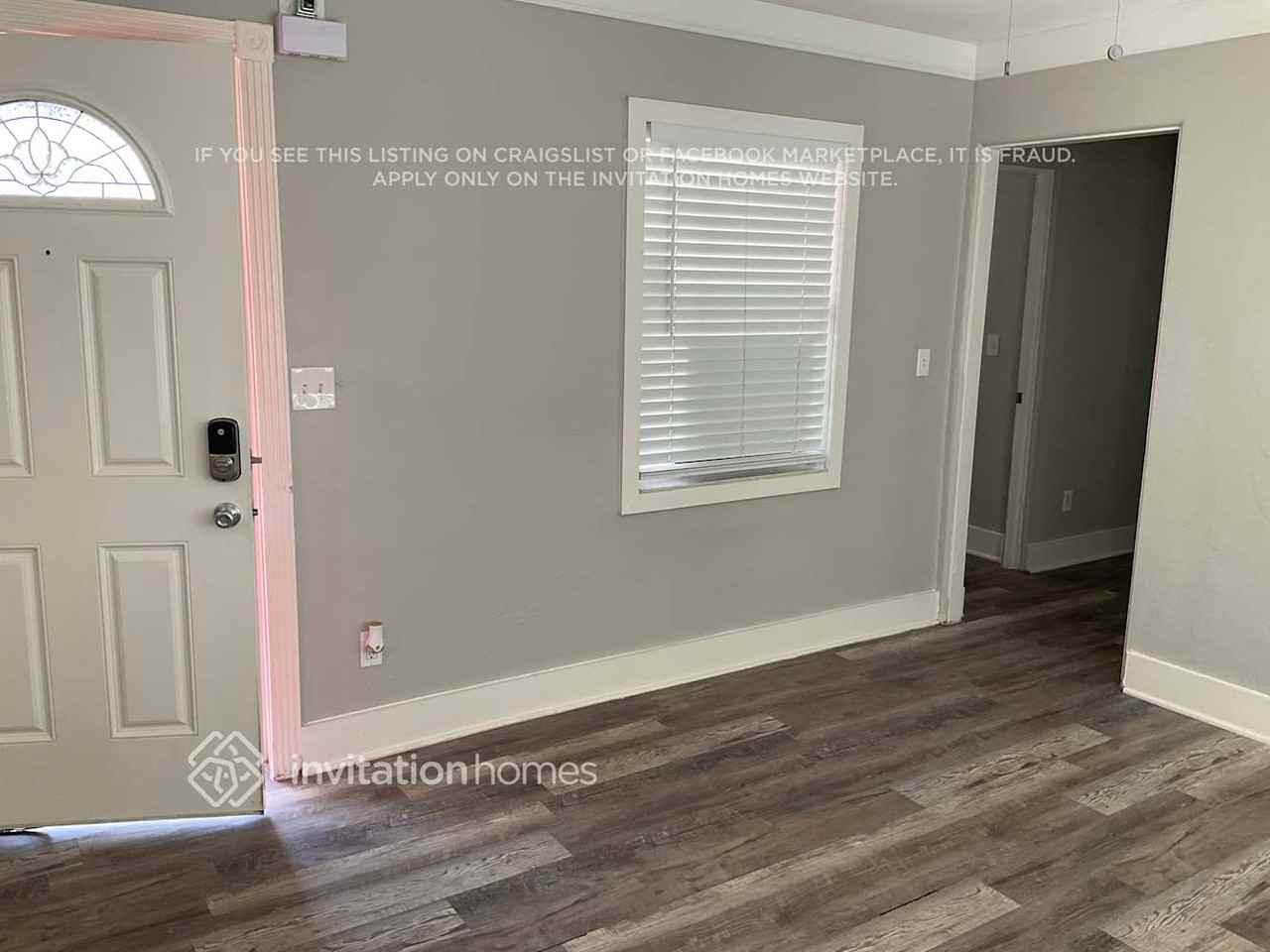 450 Iris Rd - Photo 3 of 18