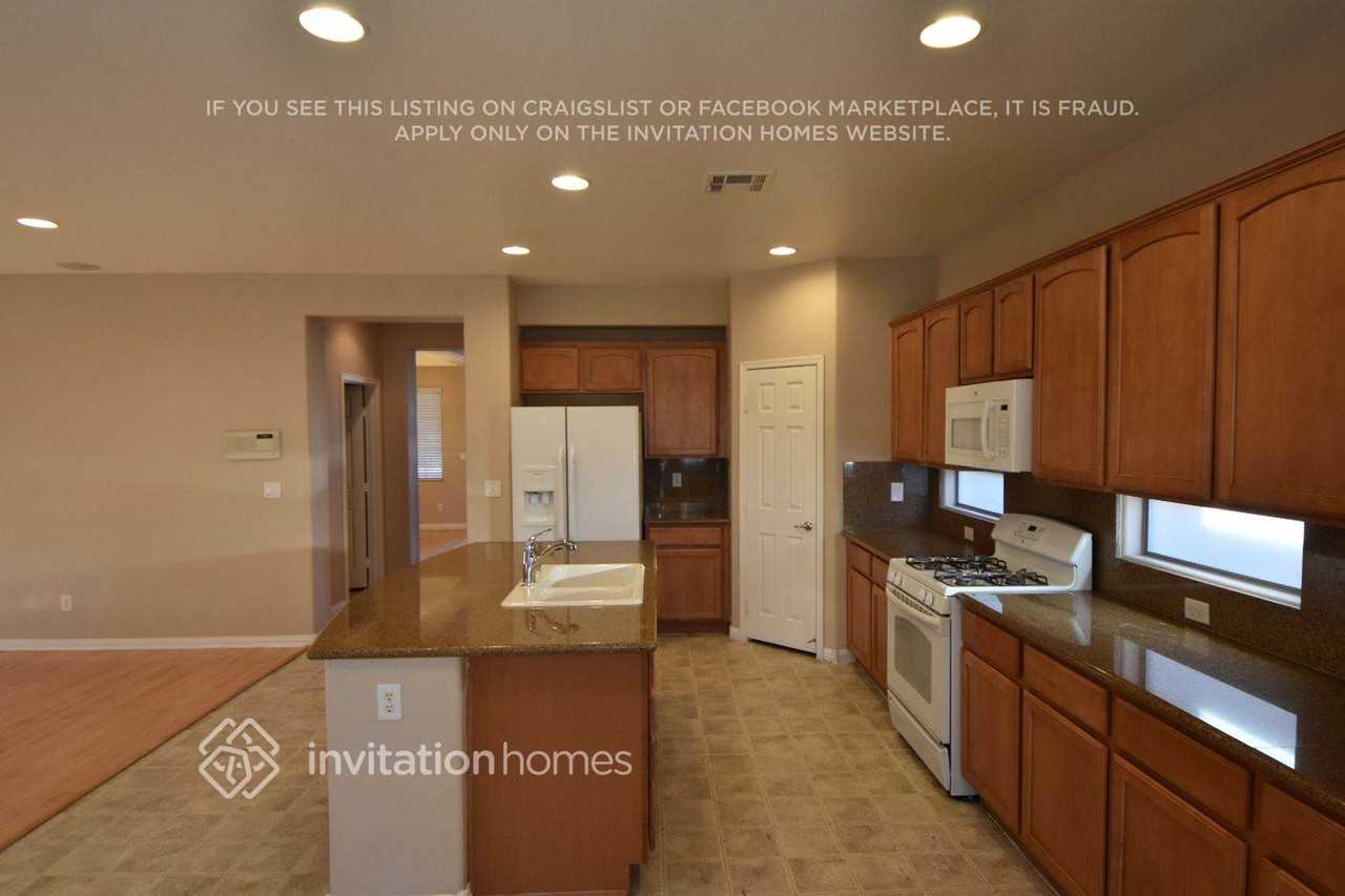 4045 Keefe Falls Ct - Photo 5 of 18