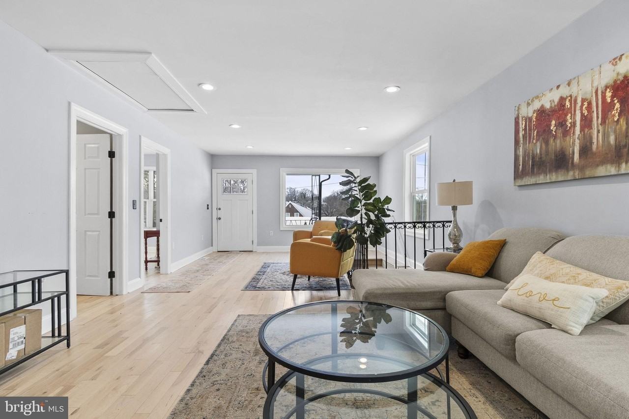 4840 Hayes St Ne - Photo 5 of 28