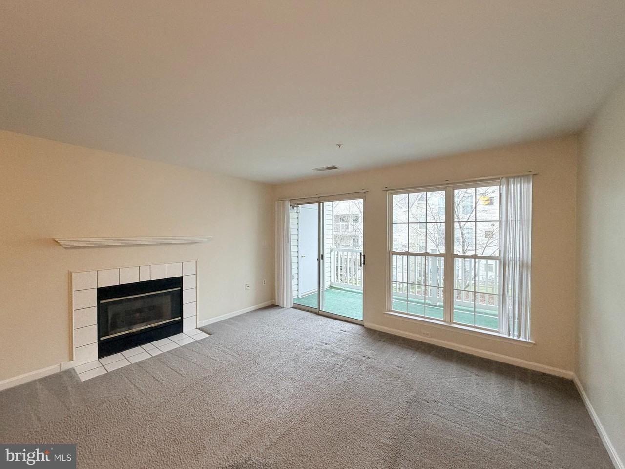 3109 River Bend Ct Apt D202 - Photo 2 of 13