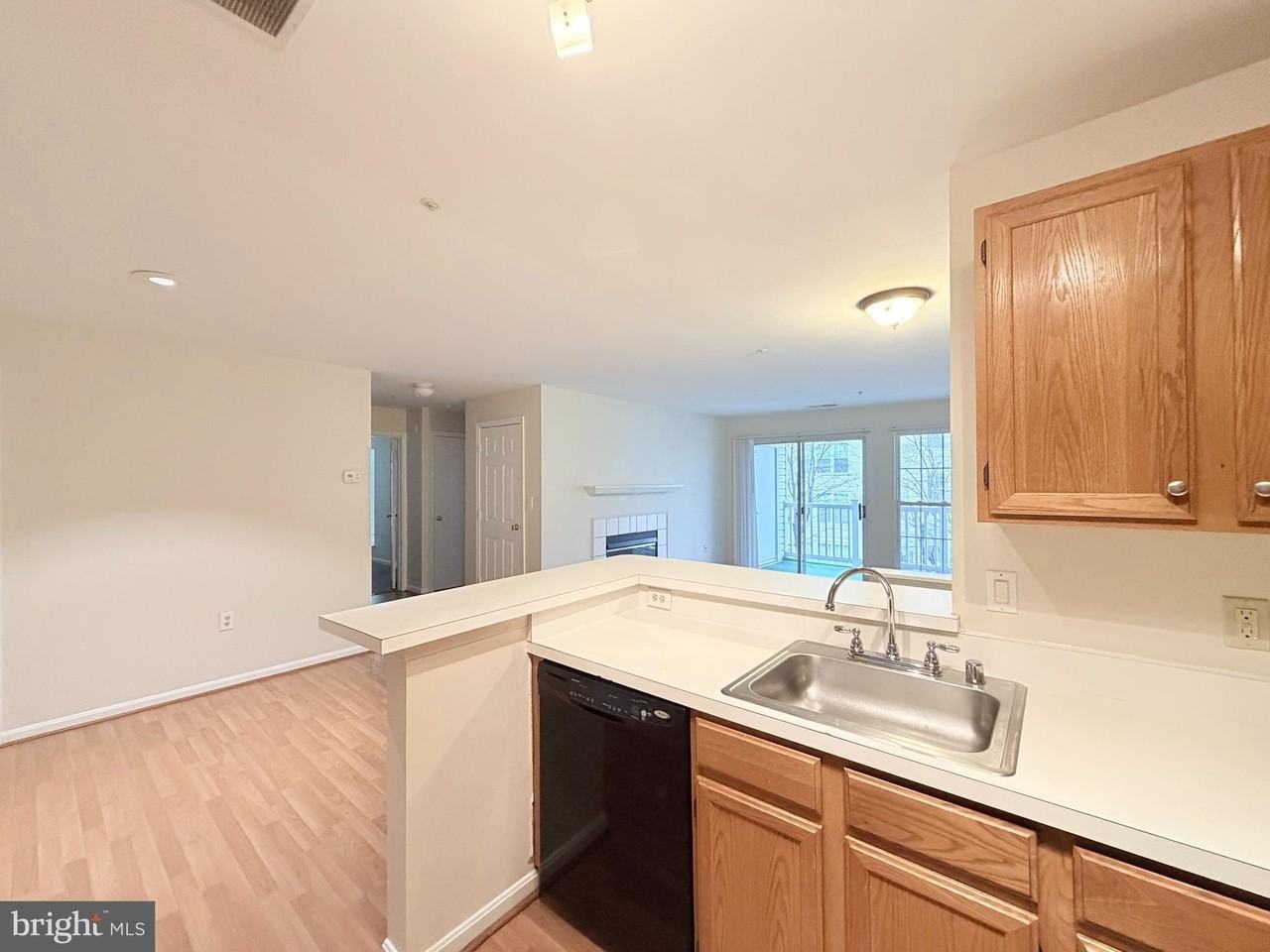 3109 River Bend Ct Apt D202 - Photo 5 of 13