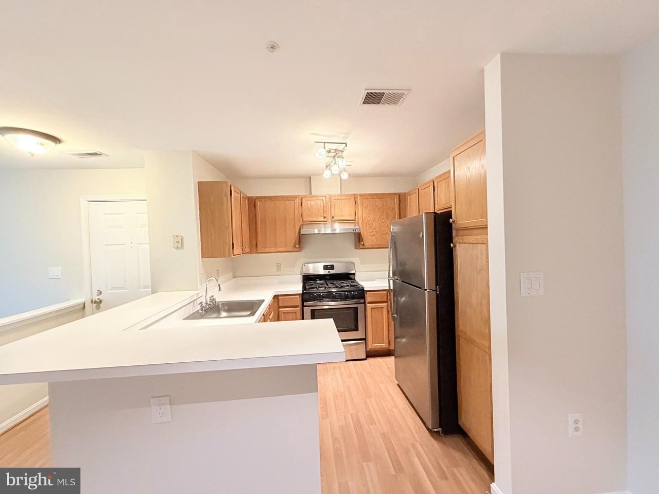 3109 River Bend Ct Apt D202 - Photo 6 of 13