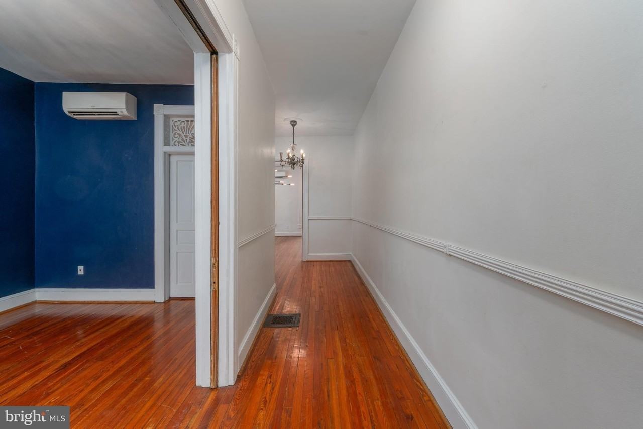 216 E Biddle St - Photo 6 of 43