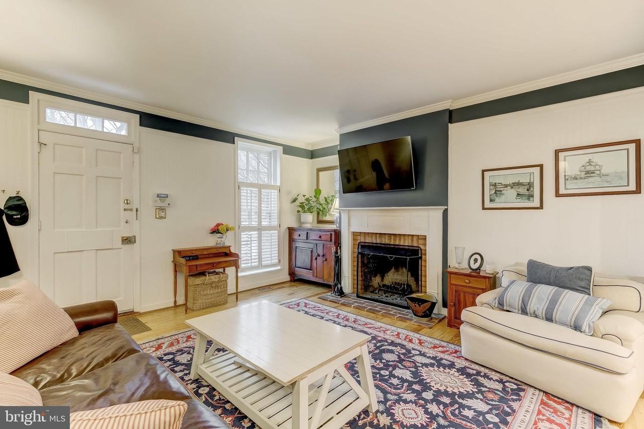 145 W Hill St - Photo 5 of 31