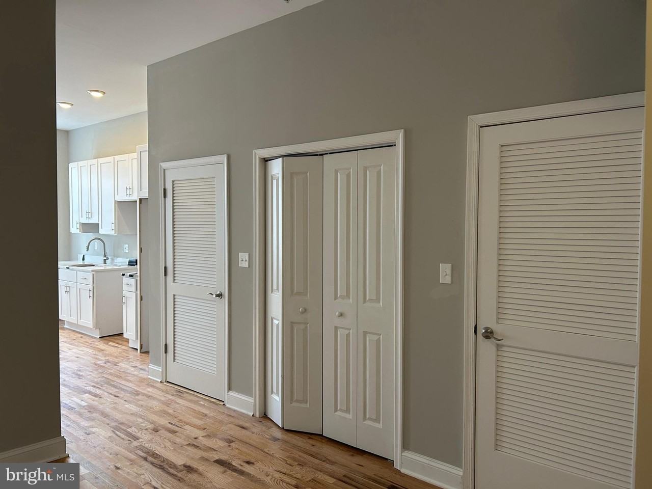 100 W Lexington St Apt 504 - Photo 5 of 19