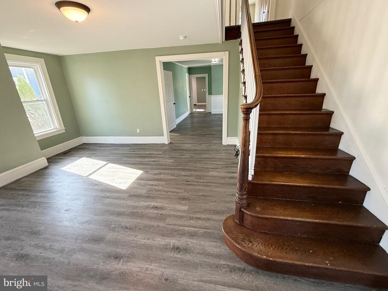 305 Central Ave - Photo 3 of 19