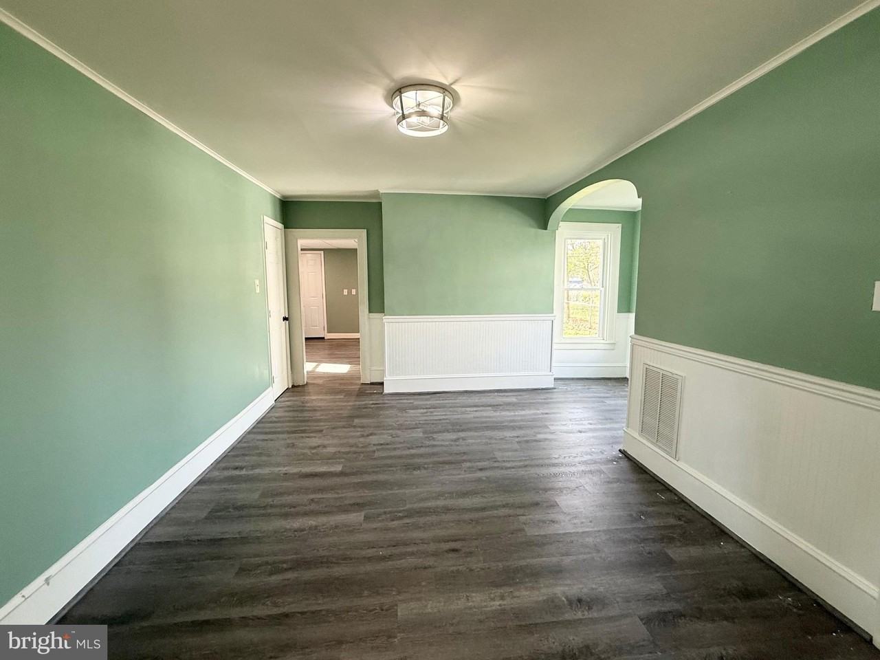 305 Central Ave - Photo 6 of 19