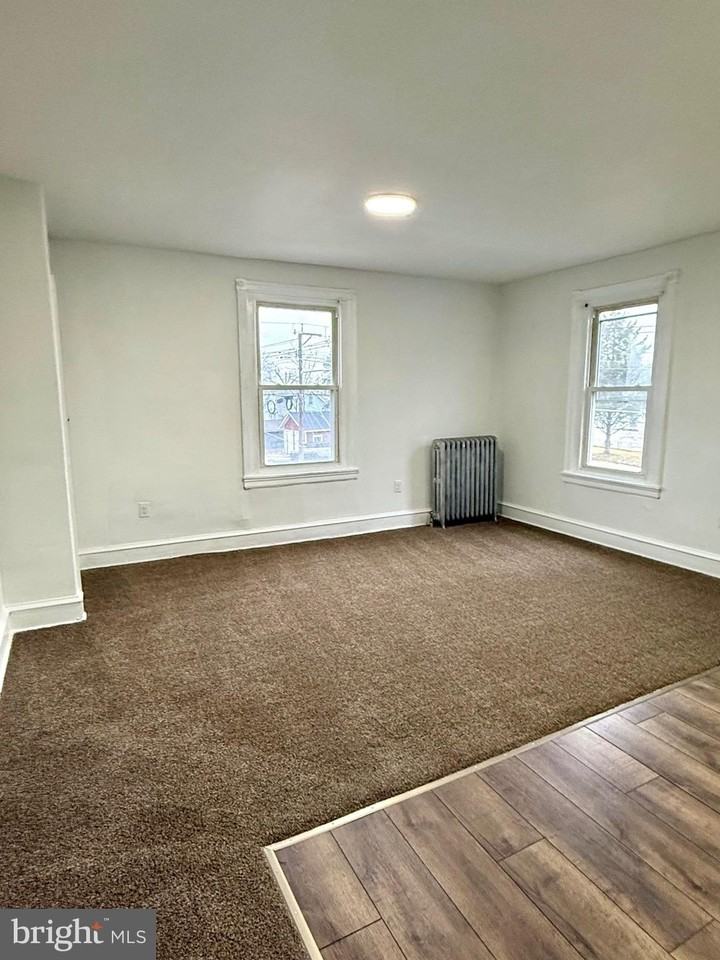 1906 49th St Unit 2 - Photo 2 of 10