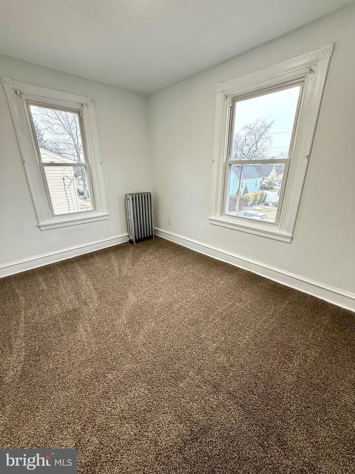 1906 49th St Unit 2 - Photo 5 of 10