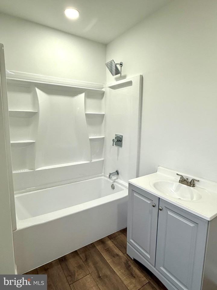 1906 49th St Unit 2 - Photo 6 of 10