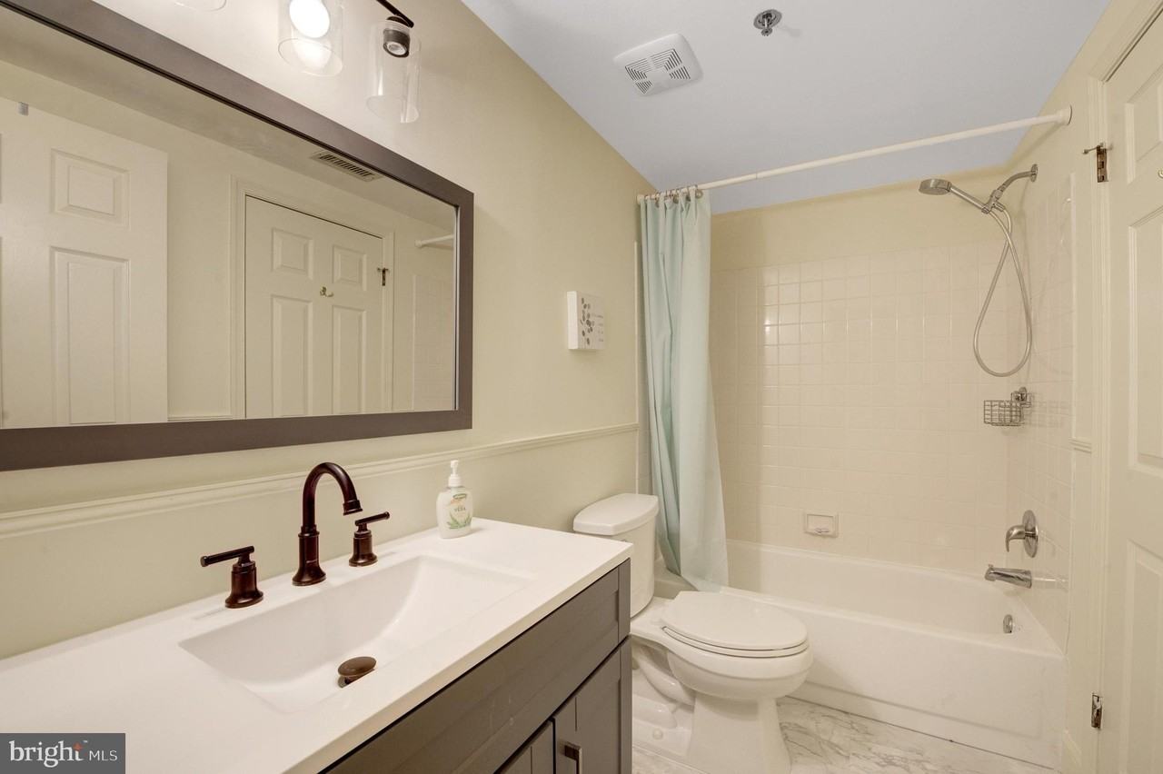 6146 Main St - Photo 7 of 40