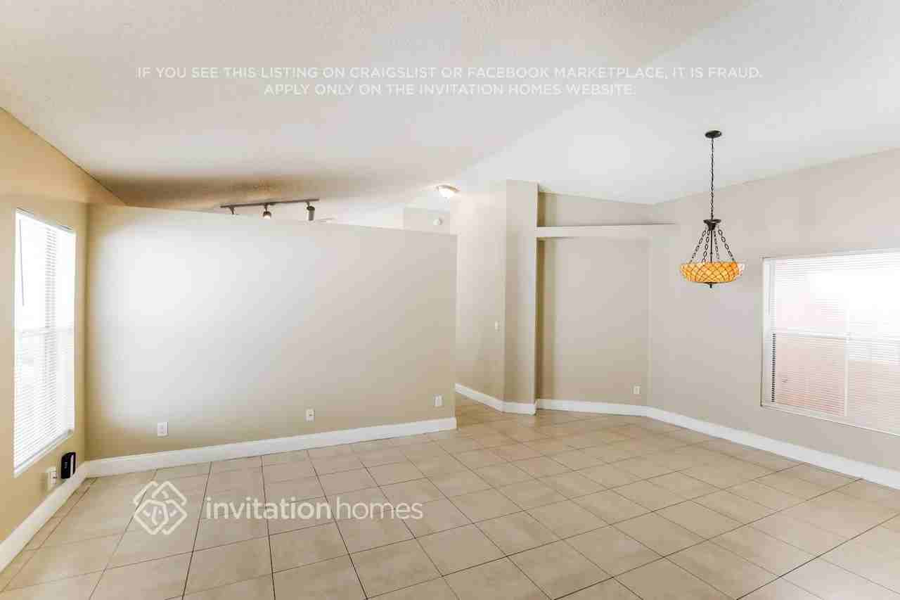 18466 Nw 22nd St - Photo 5 of 17