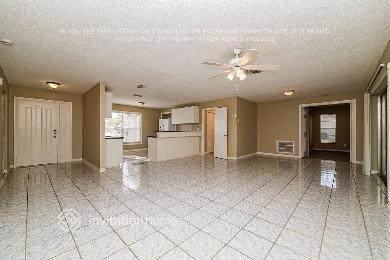 417 Oakleaf Blvd - Photo 4 of 17