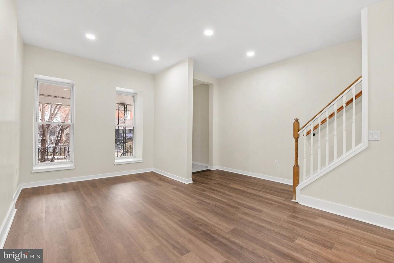 5431 Stewart St - Photo 7 of 34