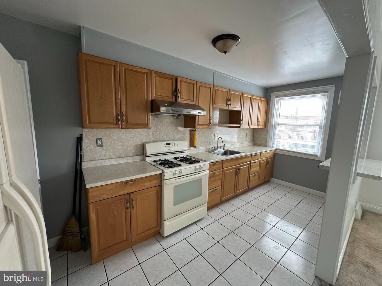 6723 Leonard St - Photo 4 of 8