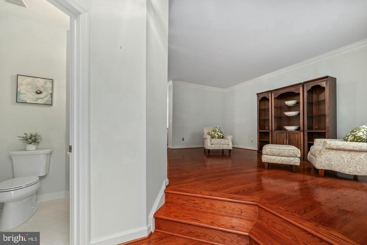 6329 Franconia Commons Dr - Photo 4 of 19