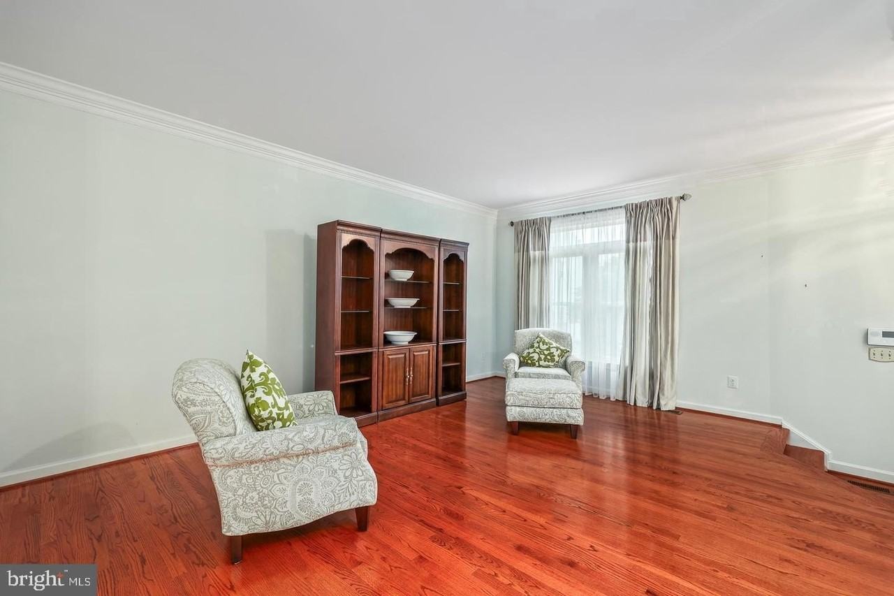 6329 Franconia Commons Dr - Photo 5 of 19