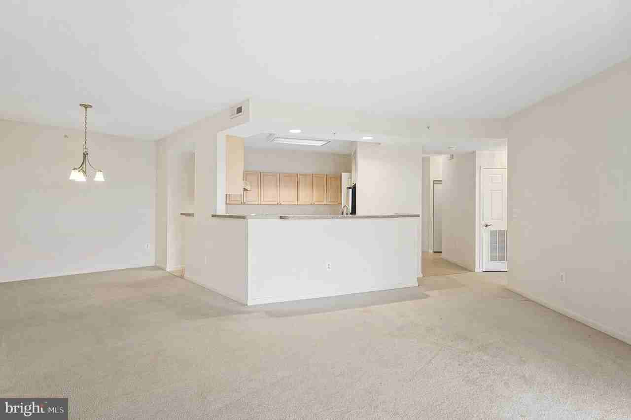 19355 Cypress Ridge Ter Unit 515 - Photo 2 of 33