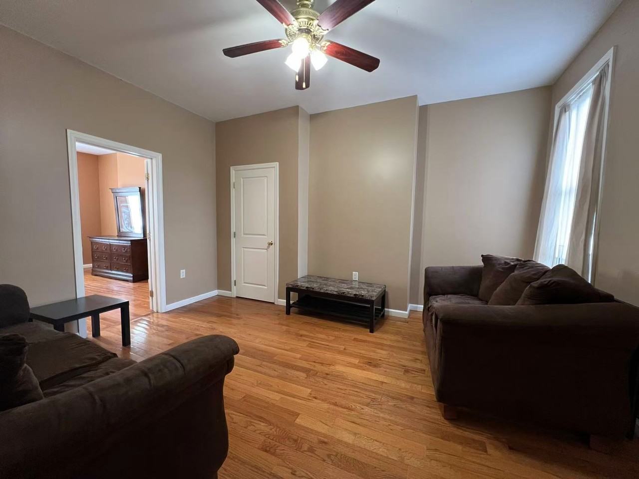 125 S 16th St #2 - Photo 3 of 23