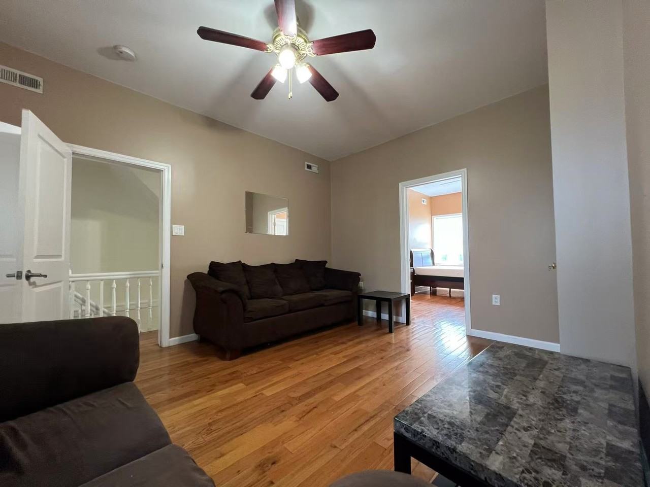 125 S 16th St #2 - Photo 4 of 23