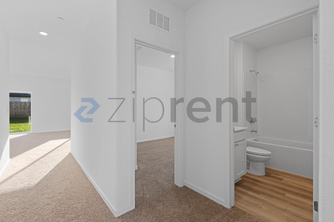 10512 Santana Ln - Photo 6 of 34