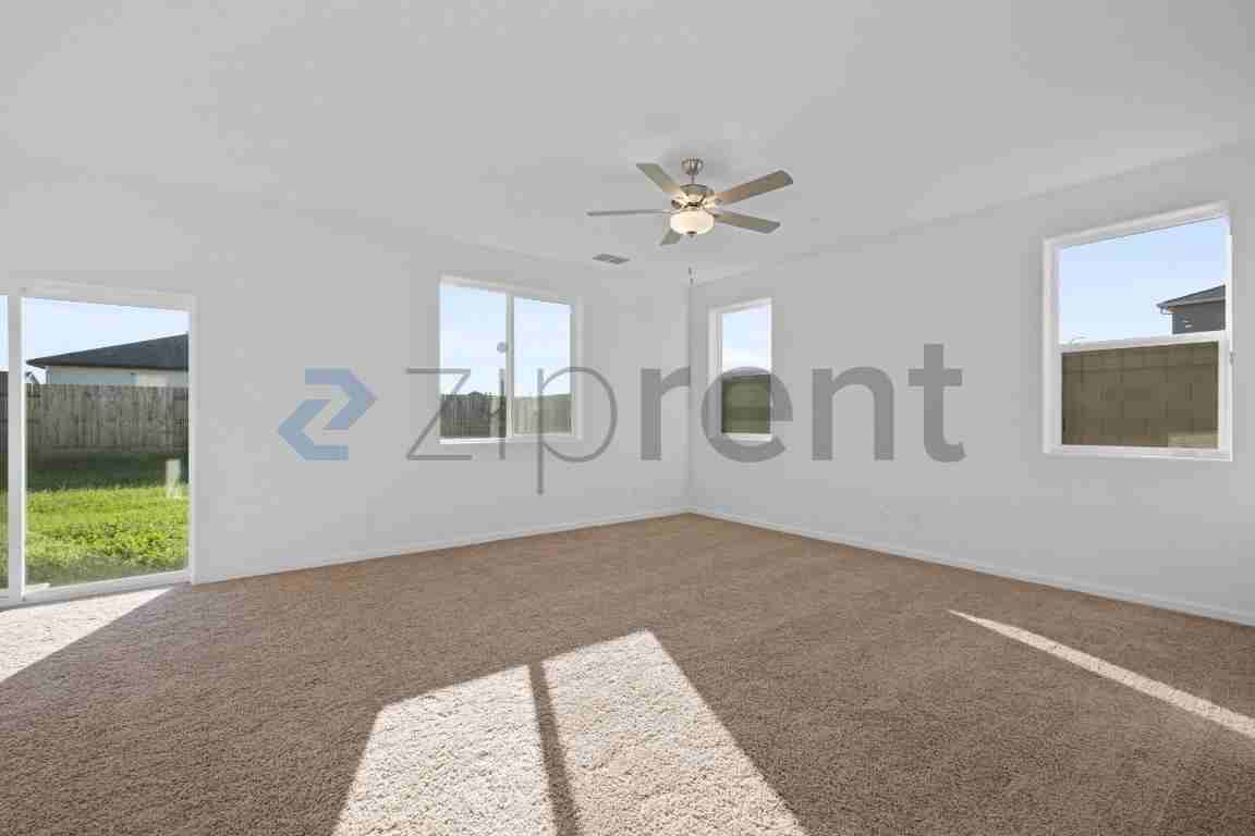 10512 Santana Ln - Photo 2 of 34