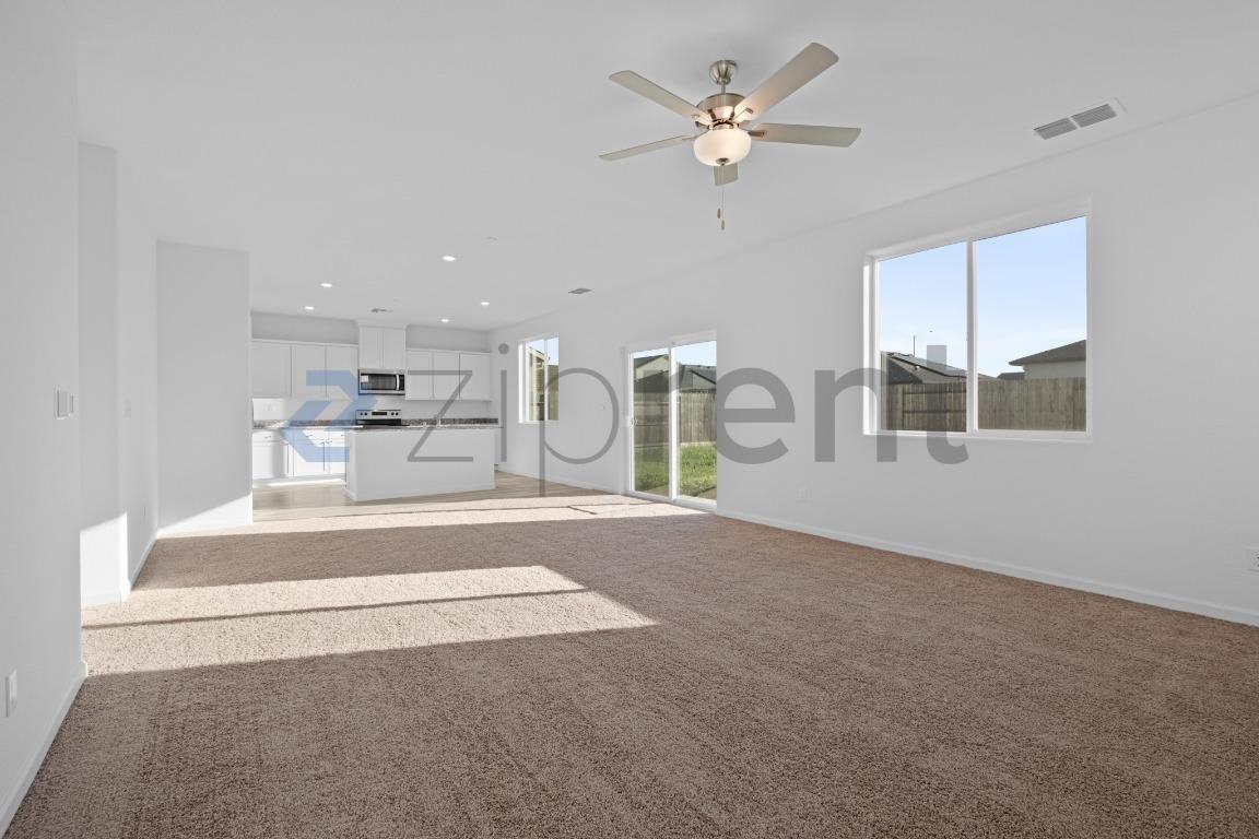 10512 Santana Ln - Photo 6 of 34