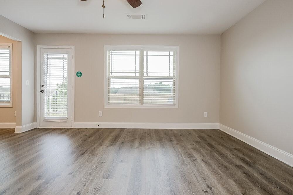 1104 Jury Ct - Photo 4 of 15