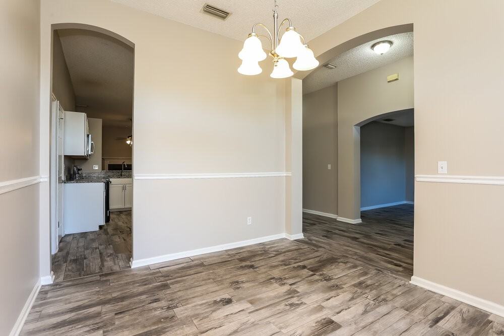 3476 Shelley Dr - Photo 5 of 16