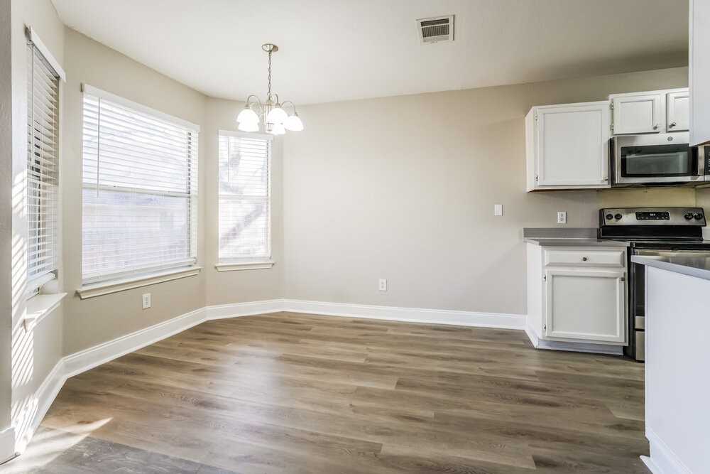 809 Bushmills Ct - Photo 5 of 16