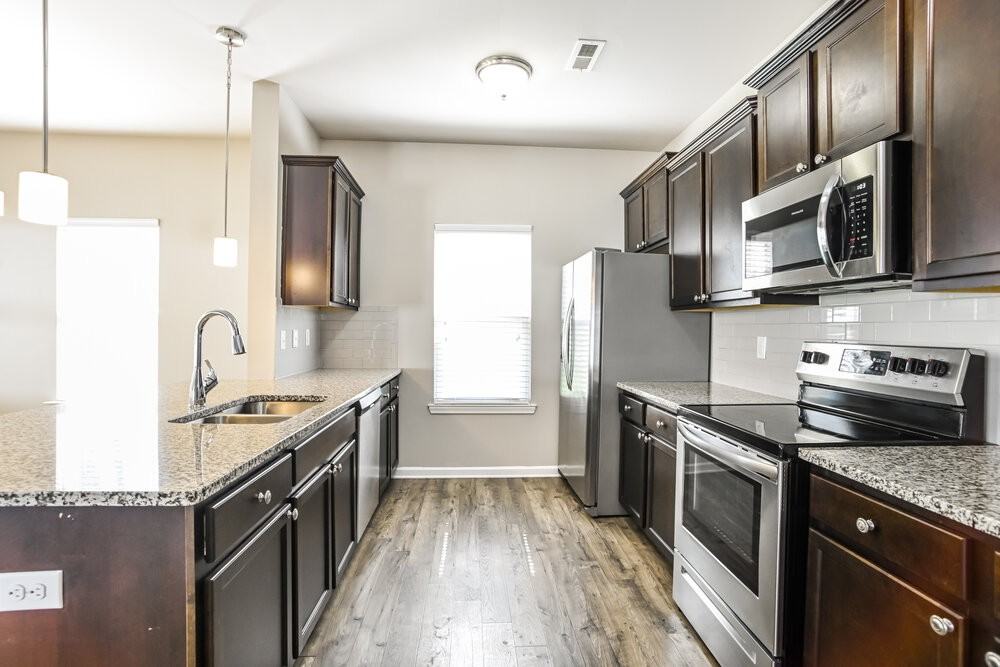 1130 Rankin Oaks St - Photo 6 of 17